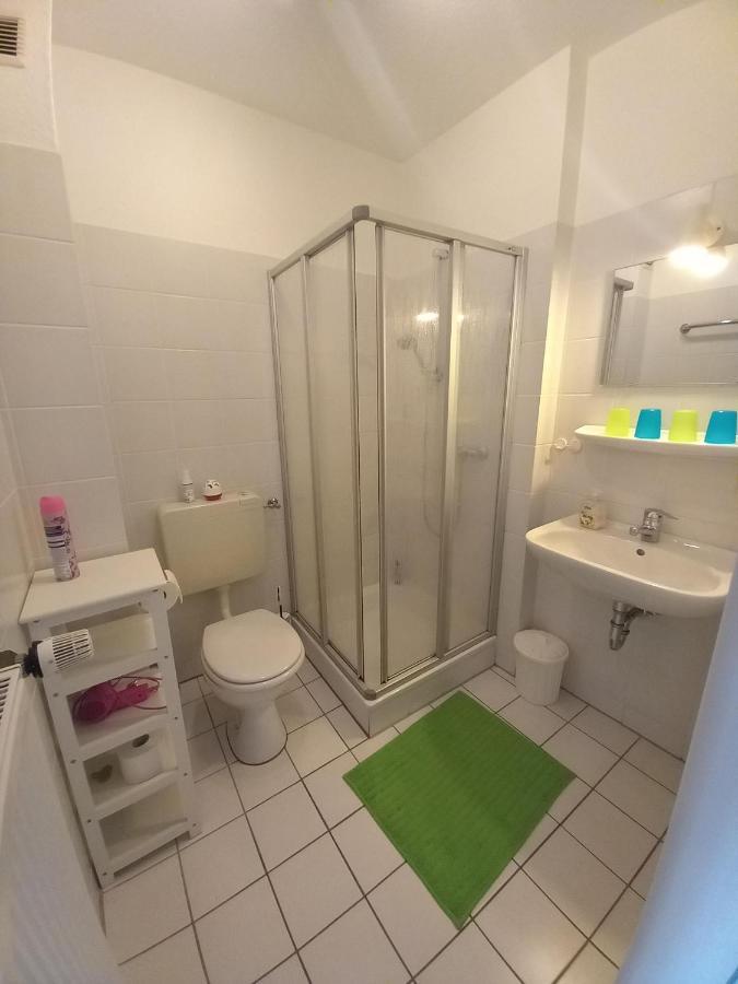 *Engels - Ferienwohnungen Krummhörn Exterior foto